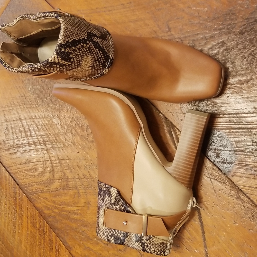 Womans bootie - Picture 4 of 4